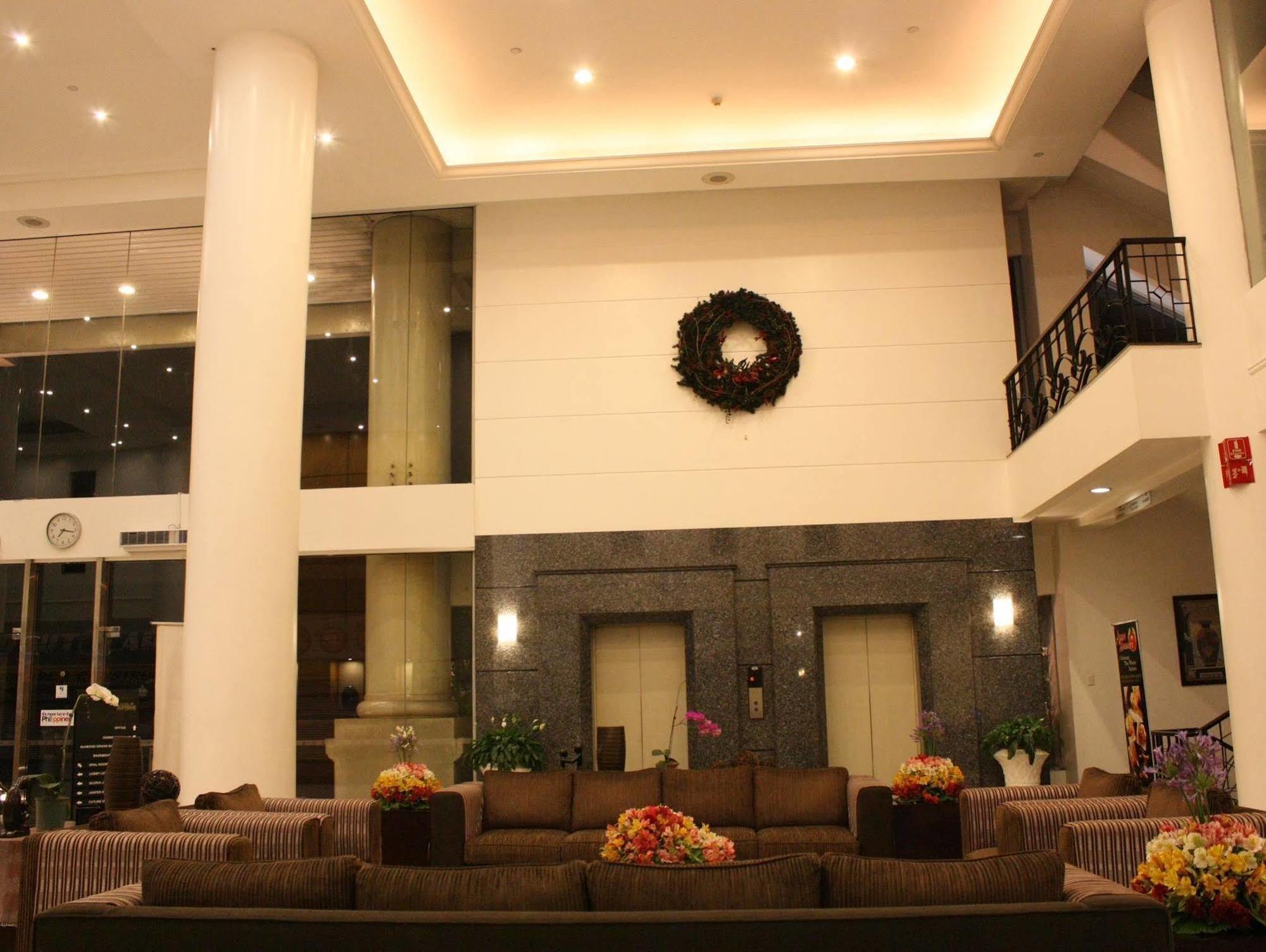 Hotel Supreme Convention Plaza Baguio City Exterior foto